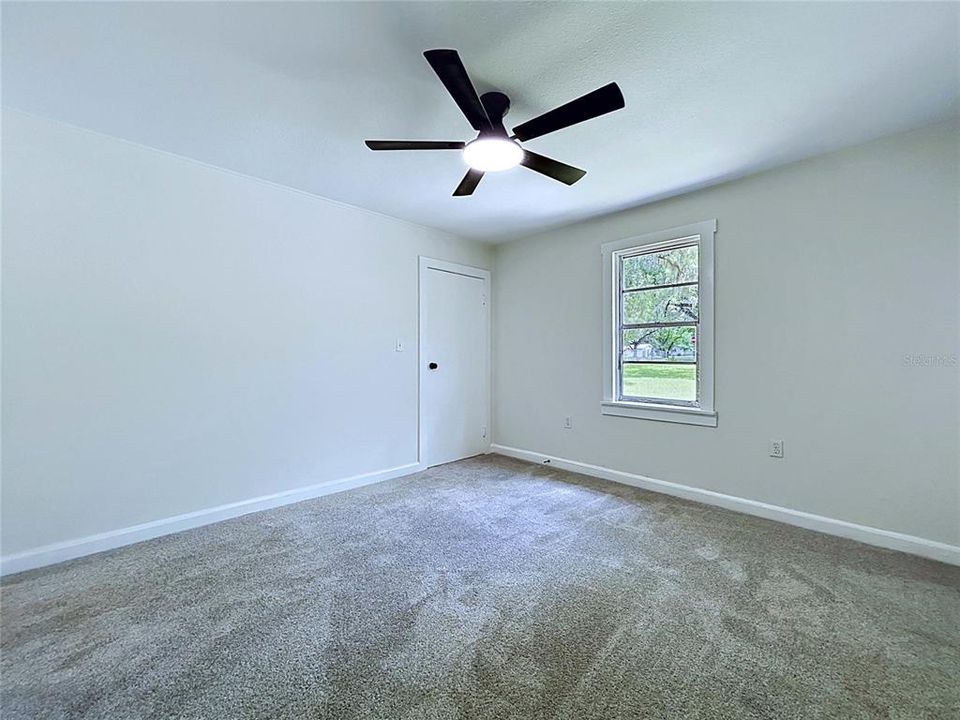 For Sale: $299,990 (4 beds, 2 baths, 2052 Square Feet)