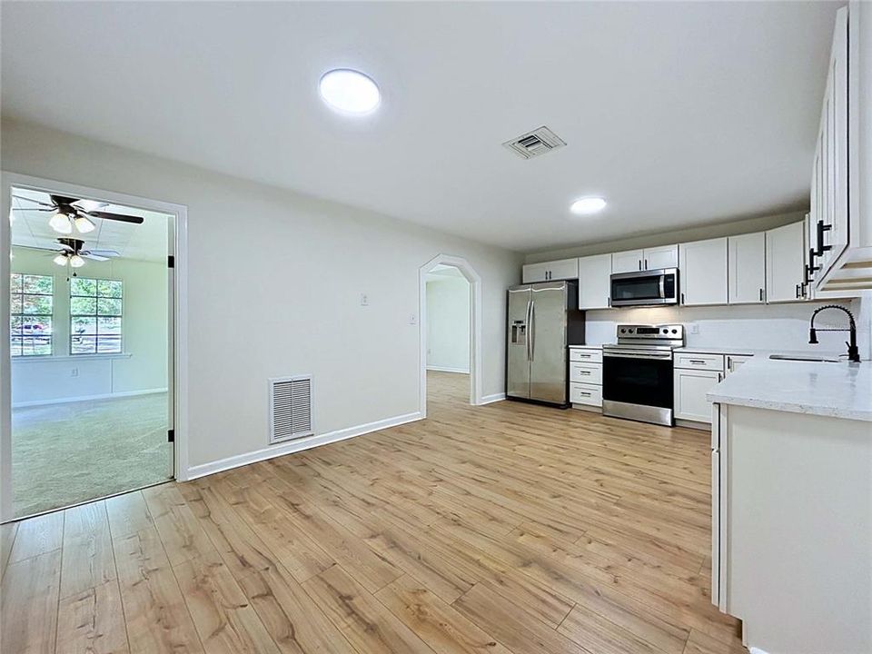 For Sale: $299,990 (4 beds, 2 baths, 2052 Square Feet)