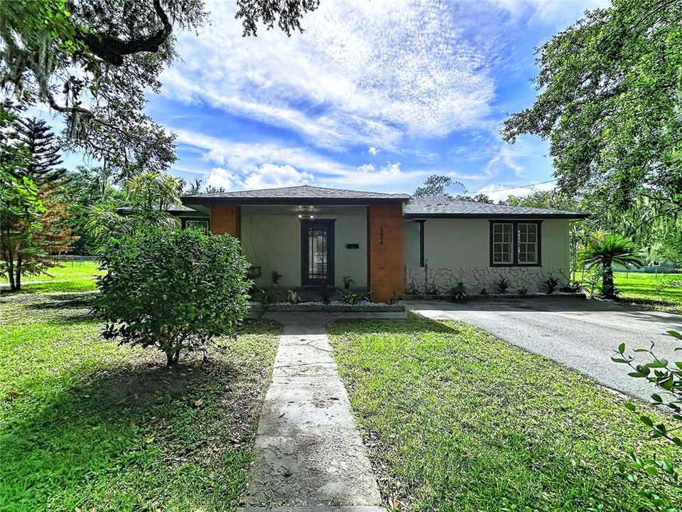 For Sale: $299,990 (4 beds, 2 baths, 2052 Square Feet)