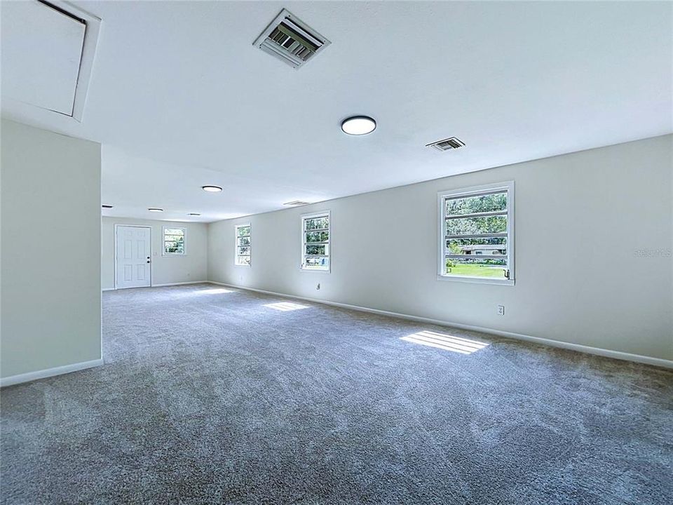 For Sale: $299,990 (4 beds, 2 baths, 2052 Square Feet)