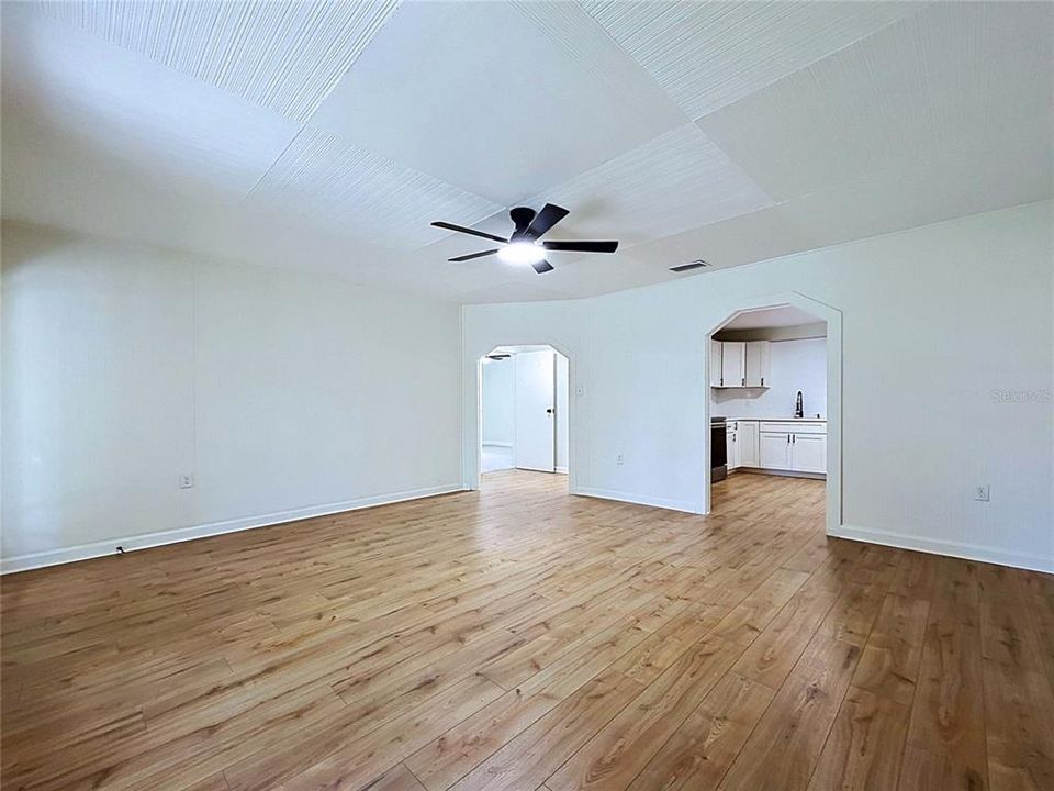 For Sale: $299,990 (4 beds, 2 baths, 2052 Square Feet)
