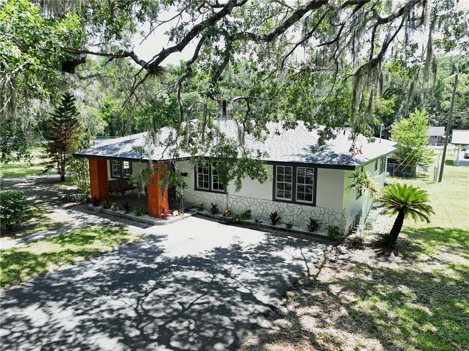 For Sale: $299,990 (4 beds, 2 baths, 2052 Square Feet)