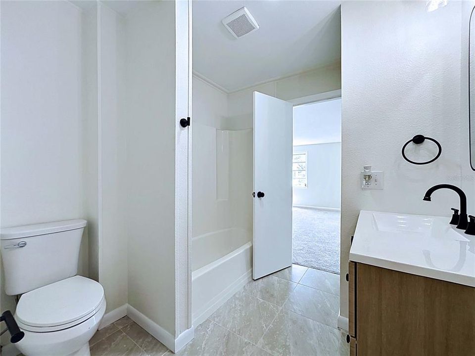 For Sale: $299,990 (4 beds, 2 baths, 2052 Square Feet)