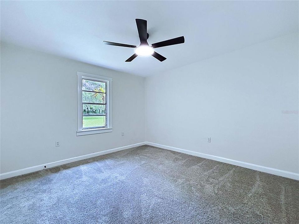 For Sale: $299,990 (4 beds, 2 baths, 2052 Square Feet)