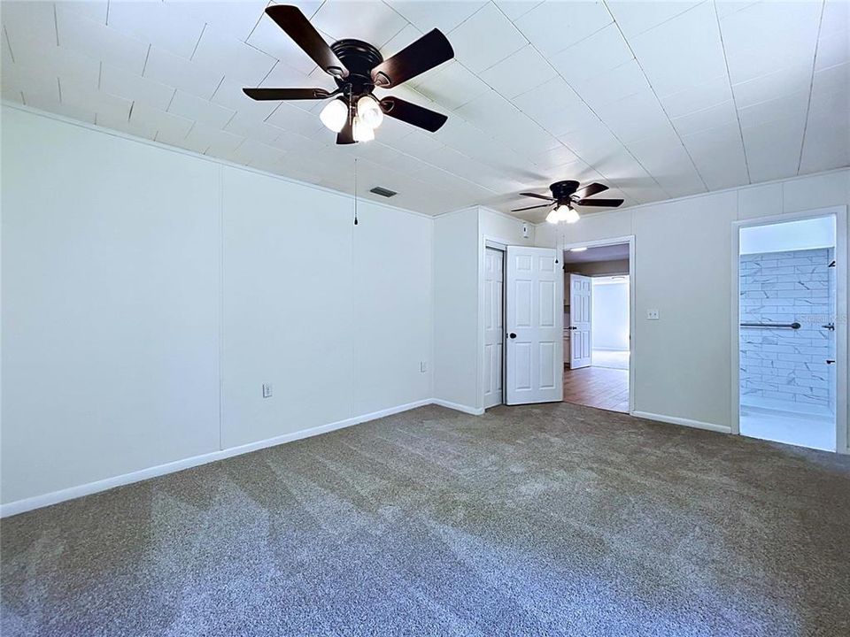 For Sale: $299,990 (4 beds, 2 baths, 2052 Square Feet)