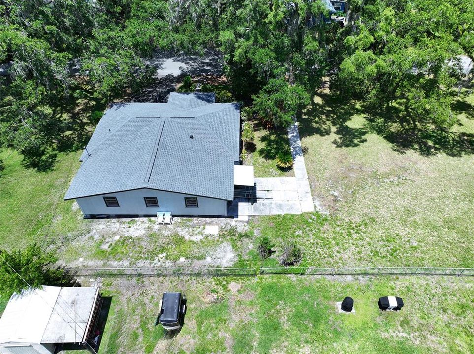 For Sale: $299,990 (4 beds, 2 baths, 2052 Square Feet)