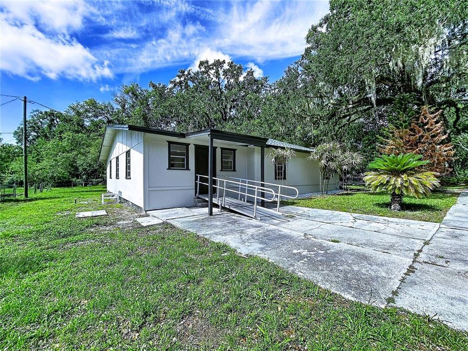 For Sale: $299,990 (4 beds, 2 baths, 2052 Square Feet)
