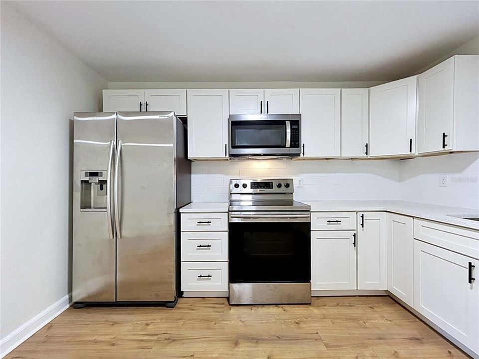 For Sale: $299,990 (4 beds, 2 baths, 2052 Square Feet)