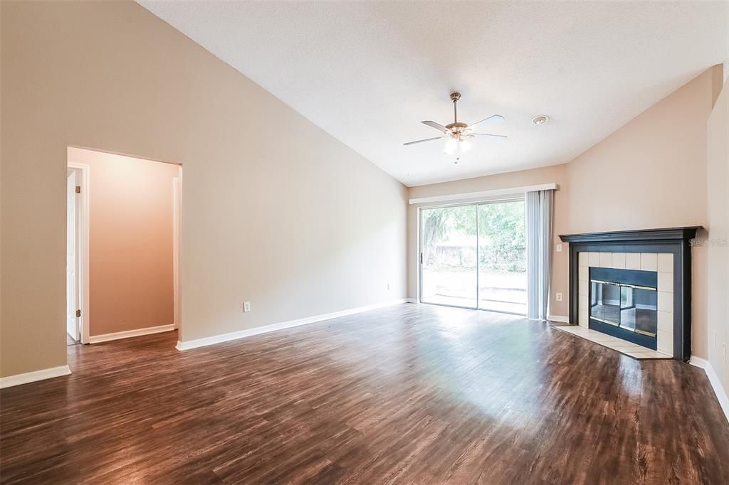 For Sale: $360,000 (3 beds, 2 baths, 1468 Square Feet)