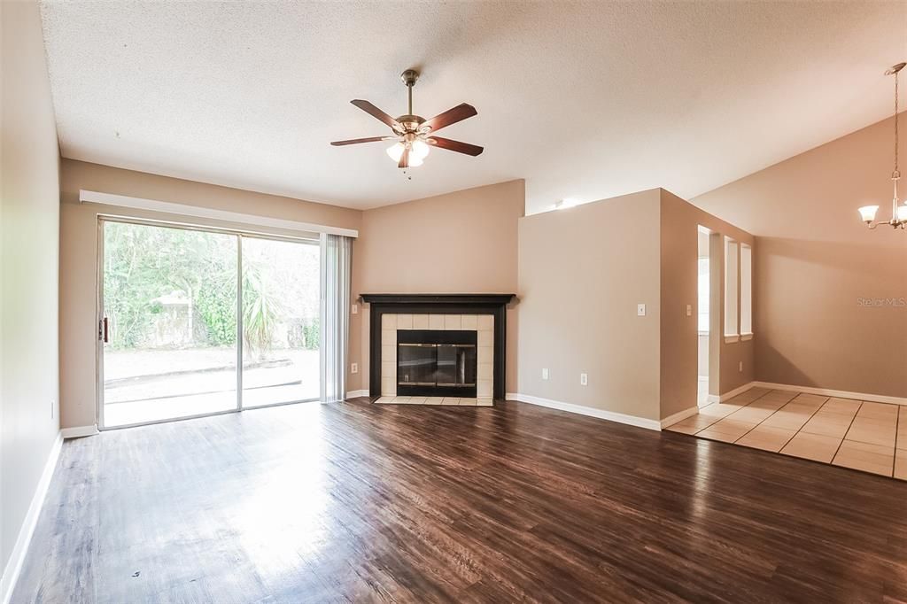 For Sale: $360,000 (3 beds, 2 baths, 1468 Square Feet)