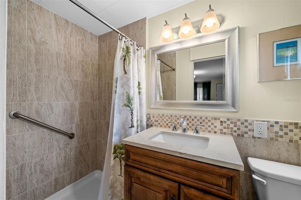 For Sale: $195,000 (2 beds, 2 baths, 1056 Square Feet)
