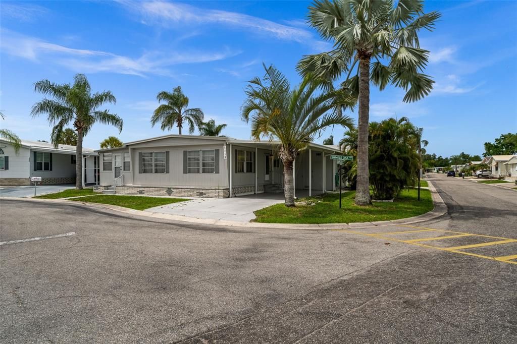 For Sale: $195,000 (2 beds, 2 baths, 1056 Square Feet)