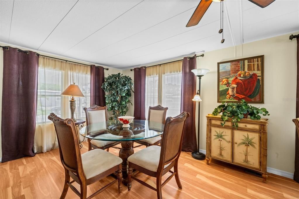 For Sale: $195,000 (2 beds, 2 baths, 1056 Square Feet)