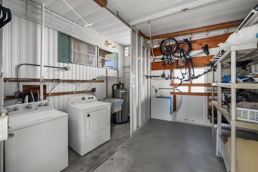 For Sale: $195,000 (2 beds, 2 baths, 1056 Square Feet)