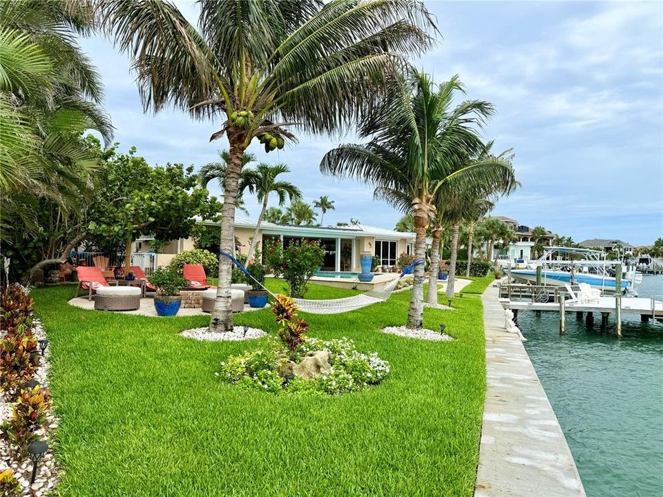 En Venta: $2,495,000 (3 camas, 3 baños, 2576 Pies cuadrados)