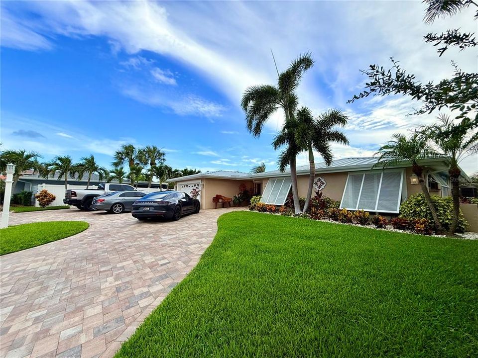 En Venta: $2,495,000 (3 camas, 3 baños, 2576 Pies cuadrados)