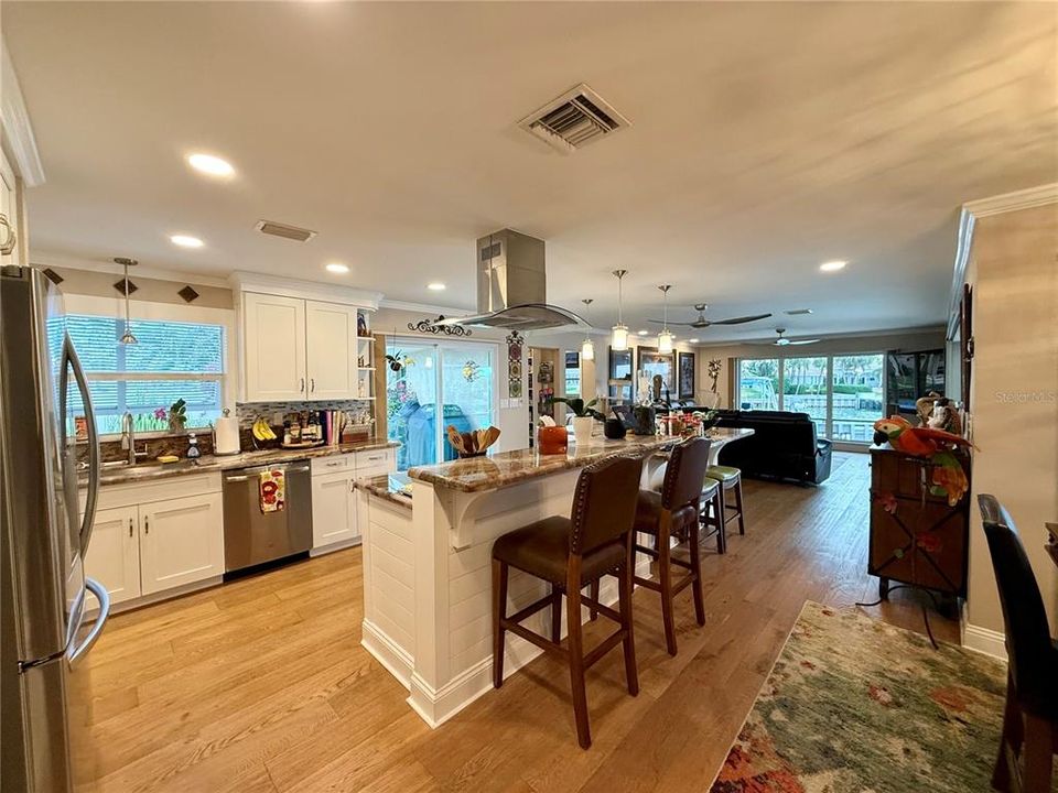 En Venta: $2,495,000 (3 camas, 3 baños, 2576 Pies cuadrados)