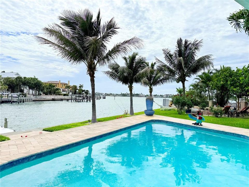 En Venta: $2,495,000 (3 camas, 3 baños, 2576 Pies cuadrados)