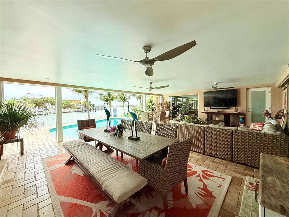 En Venta: $2,495,000 (3 camas, 3 baños, 2576 Pies cuadrados)