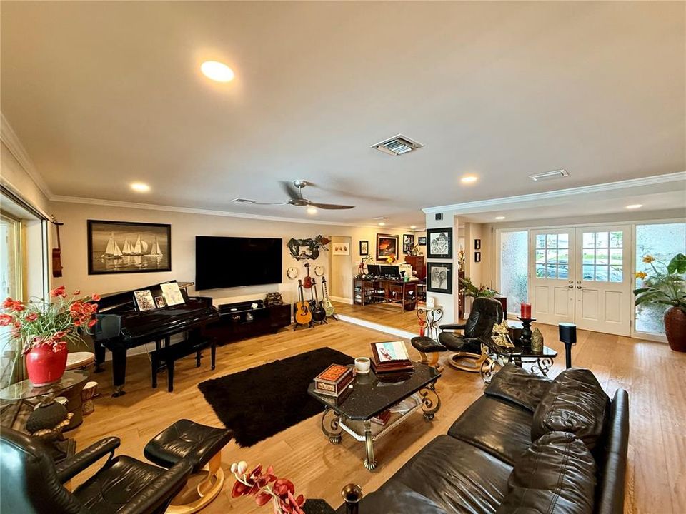 En Venta: $2,495,000 (3 camas, 3 baños, 2576 Pies cuadrados)