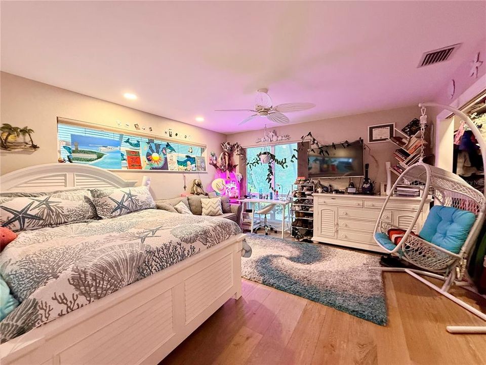 En Venta: $2,495,000 (3 camas, 3 baños, 2576 Pies cuadrados)
