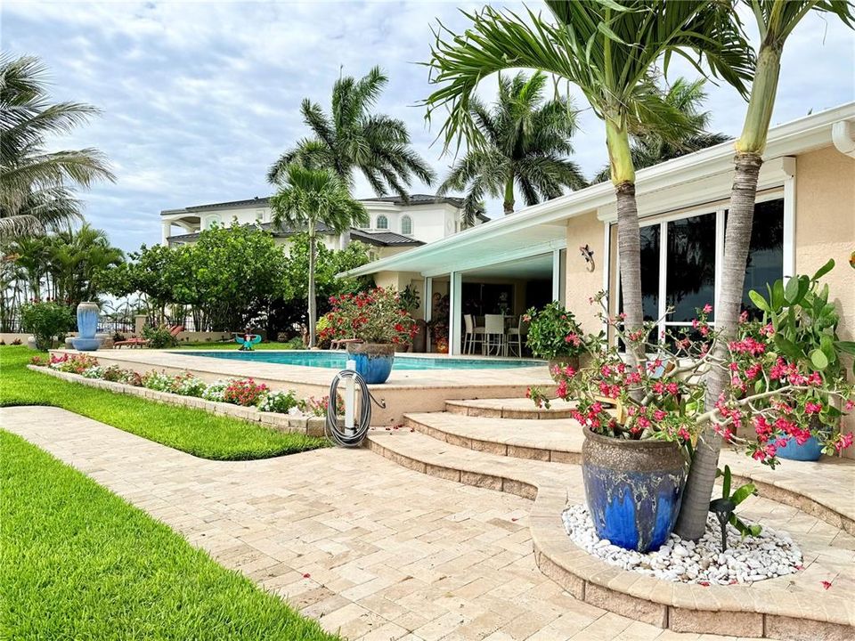 En Venta: $2,495,000 (3 camas, 3 baños, 2576 Pies cuadrados)