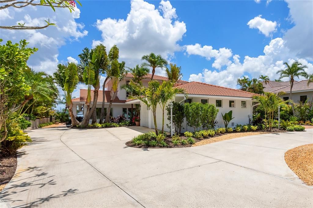 For Sale: $2,299,000 (4 beds, 3 baths, 3198 Square Feet)