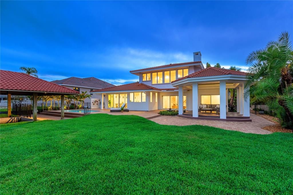 For Sale: $2,299,000 (4 beds, 3 baths, 3198 Square Feet)