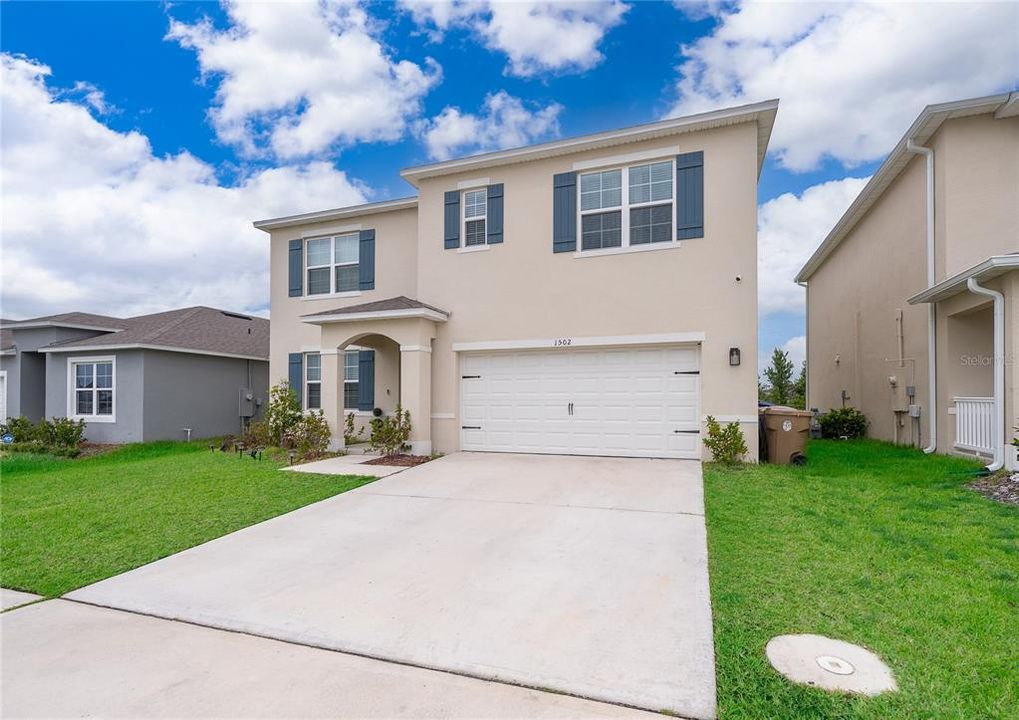 En Venta: $449,990 (5 camas, 3 baños, 2674 Pies cuadrados)