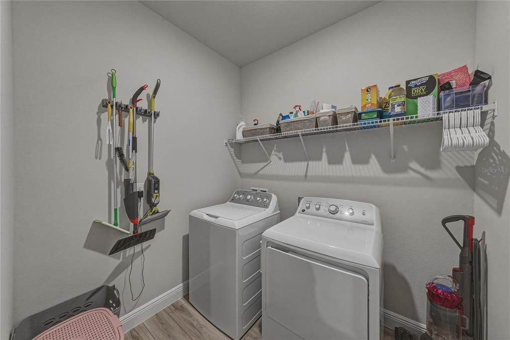 For Sale: $490,000 (4 beds, 3 baths, 2285 Square Feet)