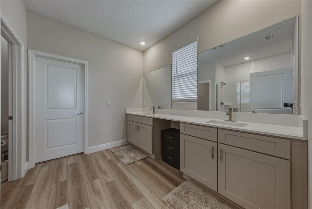 For Sale: $490,000 (4 beds, 3 baths, 2285 Square Feet)
