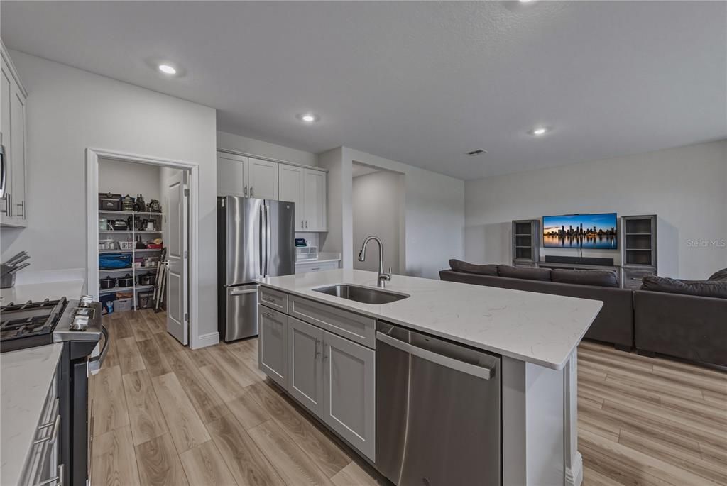 For Sale: $490,000 (4 beds, 3 baths, 2285 Square Feet)