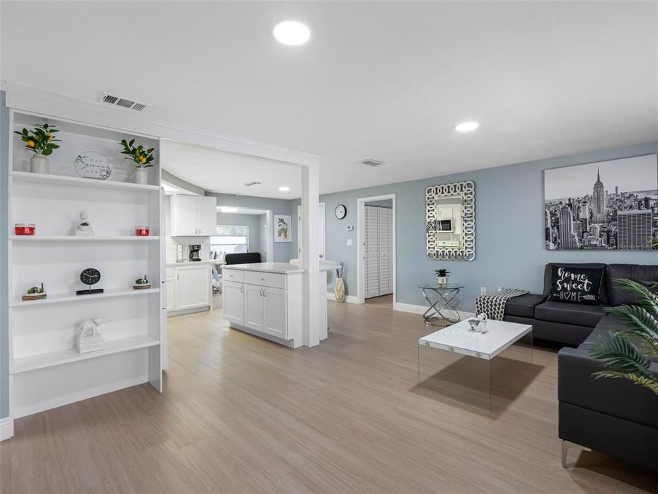 На продажу: $329,900 (3 спален, 2 ванн, 1362 Квадратных фут)