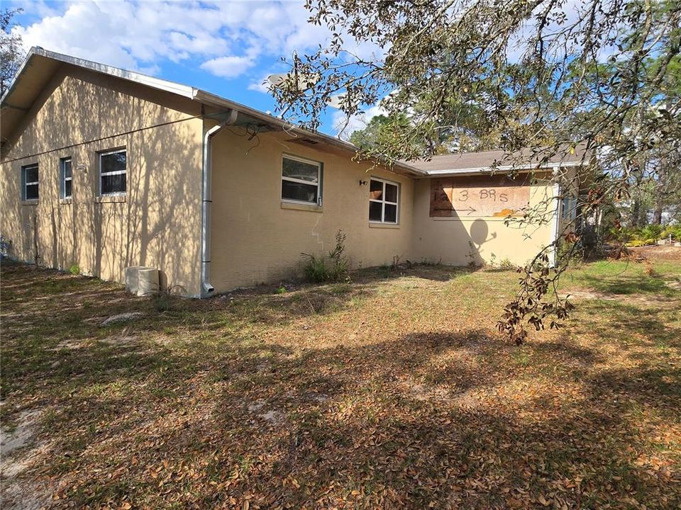 For Sale: $203,000 (3 beds, 2 baths, 1946 Square Feet)