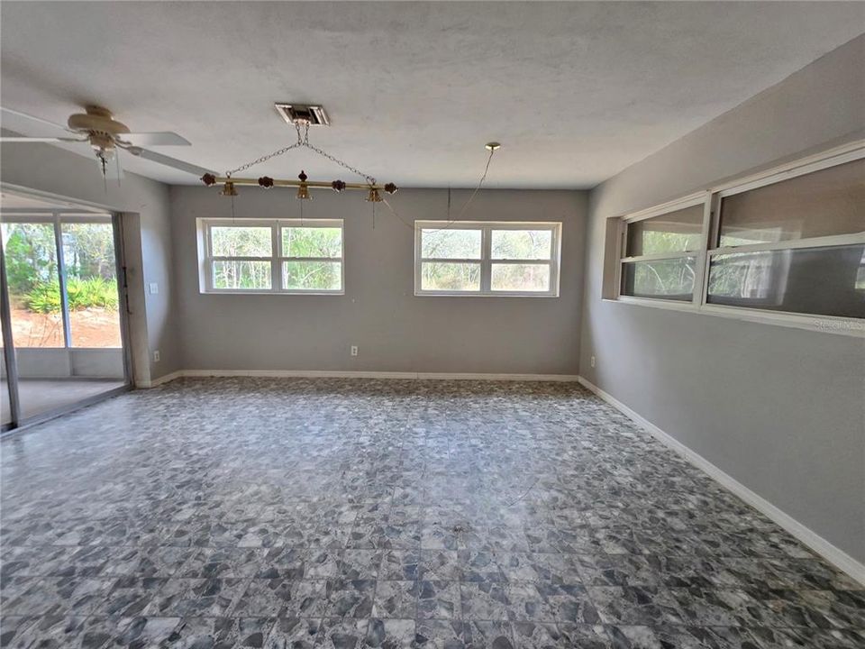 For Sale: $203,000 (3 beds, 2 baths, 1946 Square Feet)
