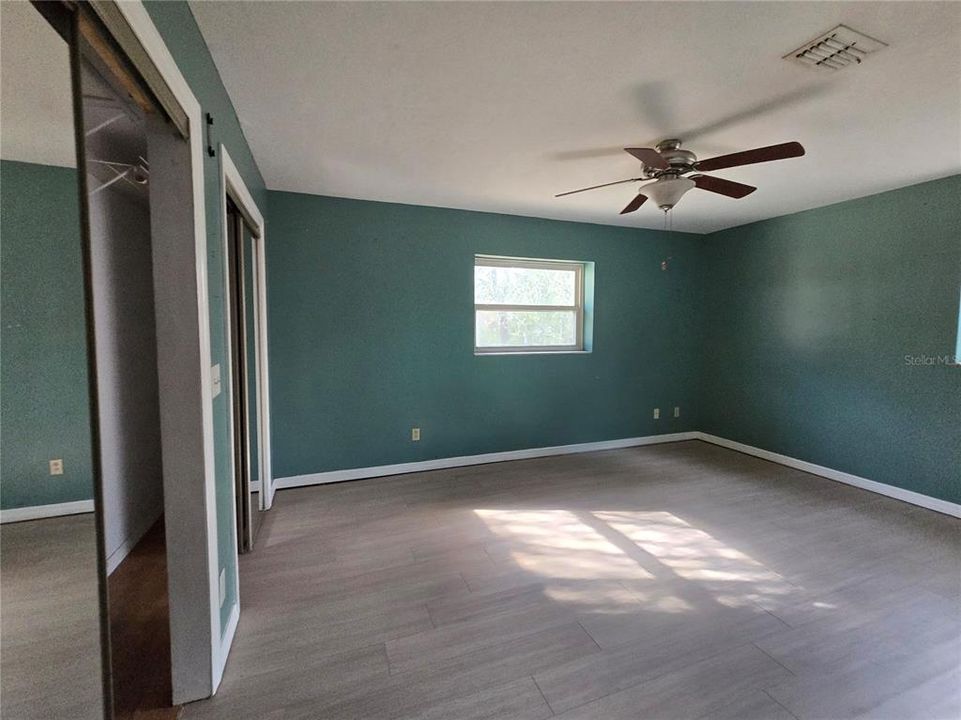 For Sale: $203,000 (3 beds, 2 baths, 1946 Square Feet)