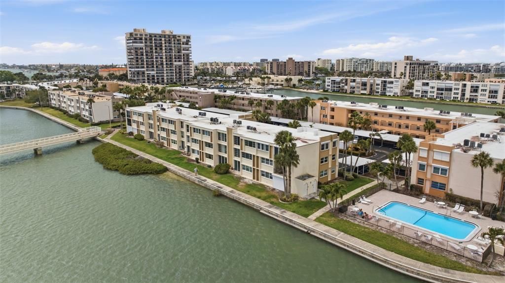 На продажу: $242,000 (1 спален, 1 ванн, 765 Квадратных фут)