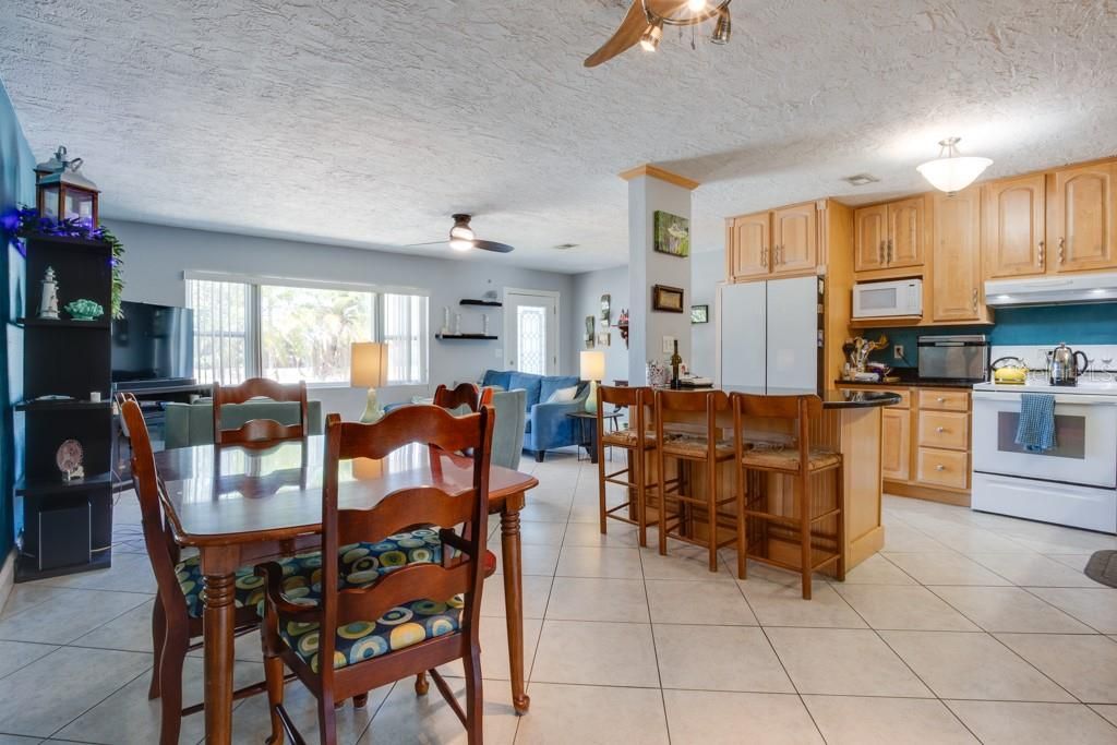En Venta: $450,000 (3 camas, 2 baños, 1408 Pies cuadrados)