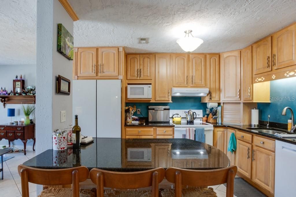 En Venta: $450,000 (3 camas, 2 baños, 1408 Pies cuadrados)