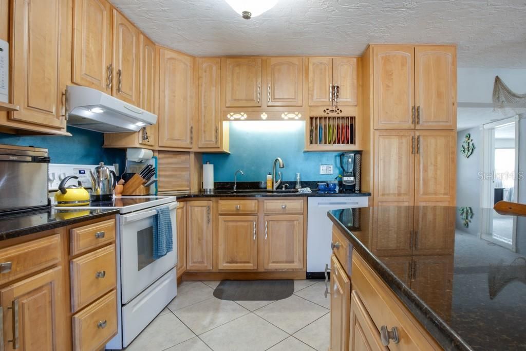 En Venta: $450,000 (3 camas, 2 baños, 1408 Pies cuadrados)