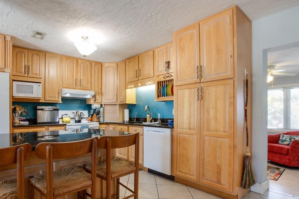 En Venta: $450,000 (3 camas, 2 baños, 1408 Pies cuadrados)