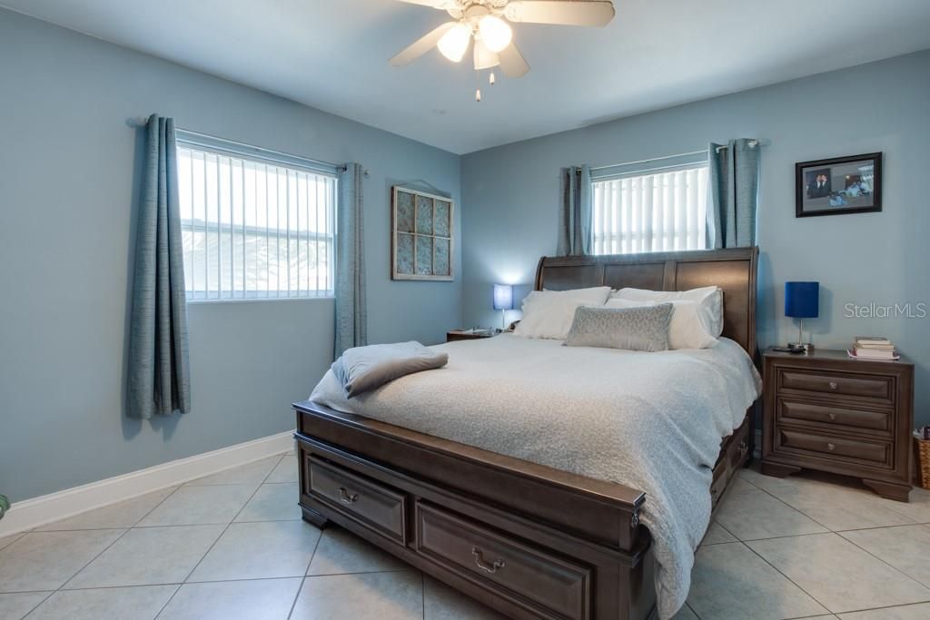 En Venta: $450,000 (3 camas, 2 baños, 1408 Pies cuadrados)