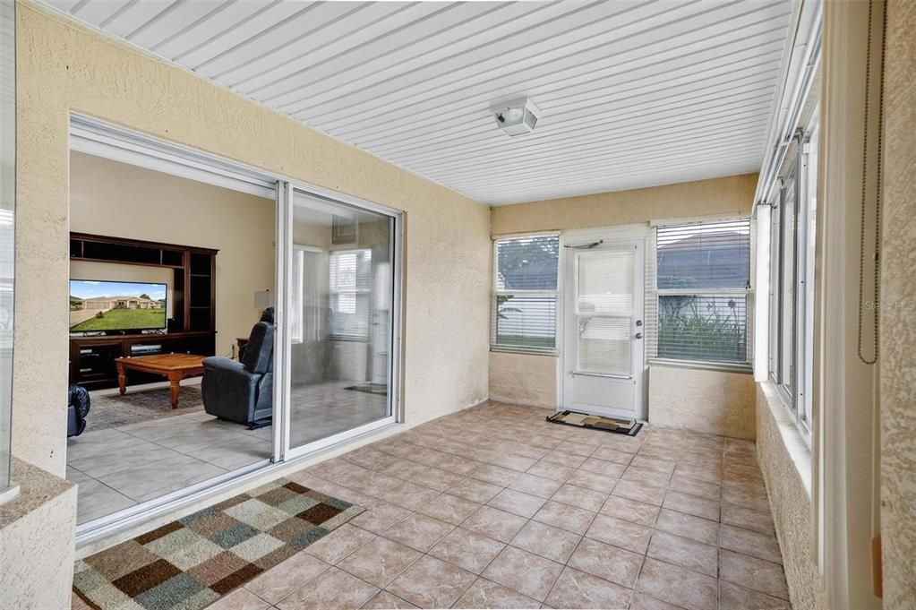 En Venta: $350,000 (3 camas, 2 baños, 2224 Pies cuadrados)