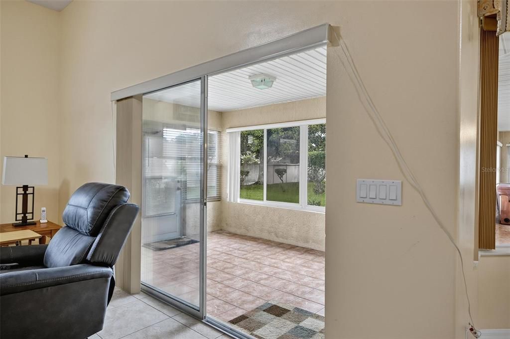 En Venta: $350,000 (3 camas, 2 baños, 2224 Pies cuadrados)