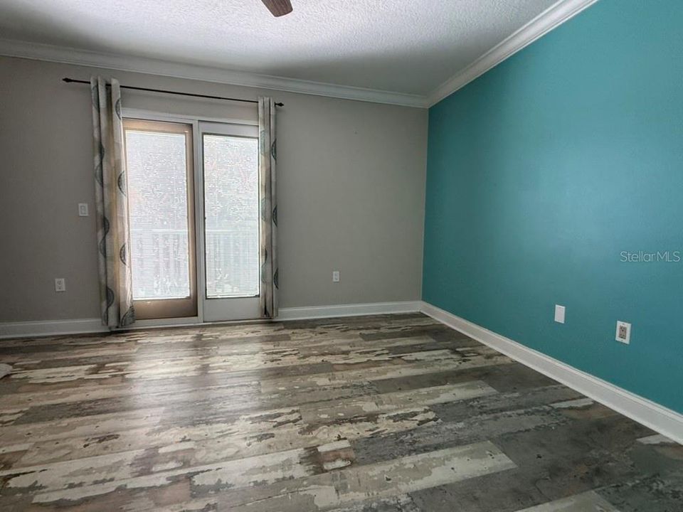 For Sale: $460,000 (3 beds, 3 baths, 1330 Square Feet)