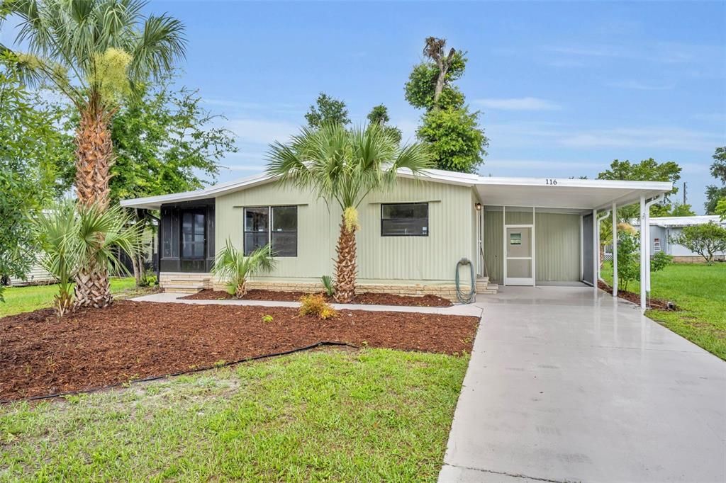 For Sale: $180,000 (2 beds, 2 baths, 1040 Square Feet)