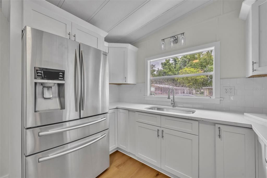 For Sale: $180,000 (2 beds, 2 baths, 1040 Square Feet)