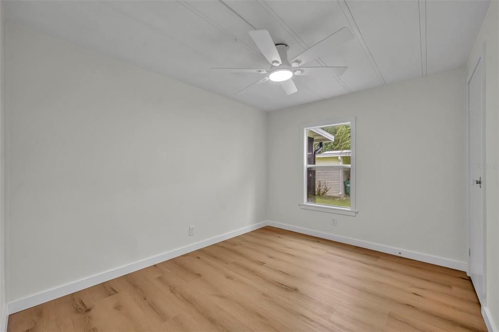 For Sale: $180,000 (2 beds, 2 baths, 1040 Square Feet)