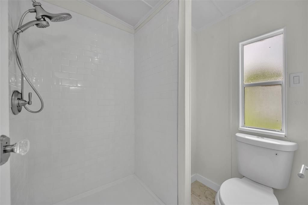 For Sale: $180,000 (2 beds, 2 baths, 1040 Square Feet)