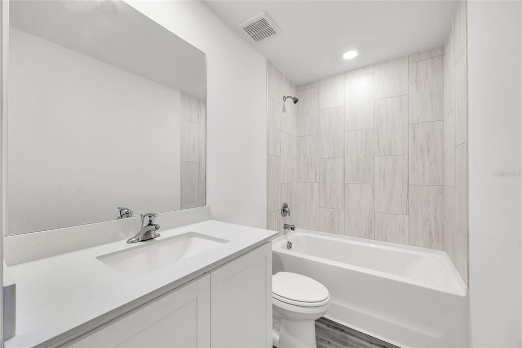 En Venta: $289,900 (3 camas, 2 baños, 1120 Pies cuadrados)